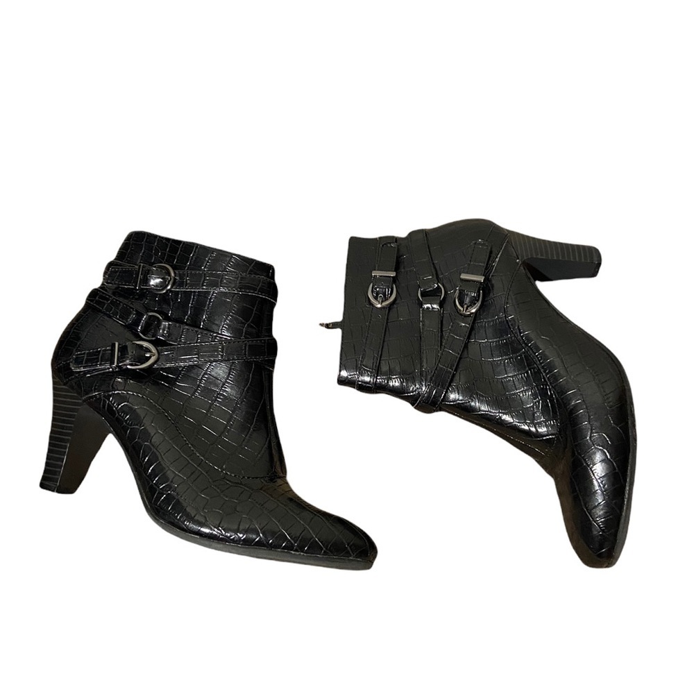 Naturalizer Black Ankle Woman’s Boots size 7W